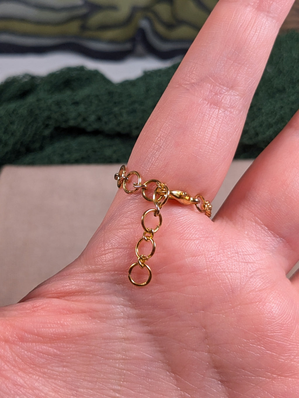 Green & Crystal Chain Ring - Joint-Friendly Adjustable Comfort Ring